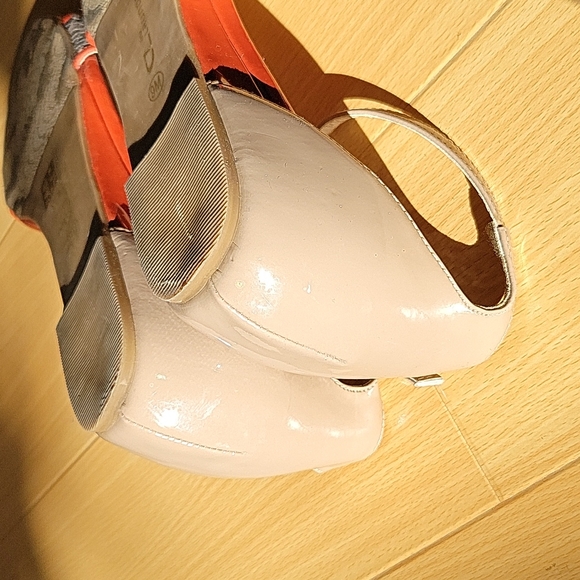 Size 9 Sandals Orange Taupe Snakeskin Print - Picture 4 of 5